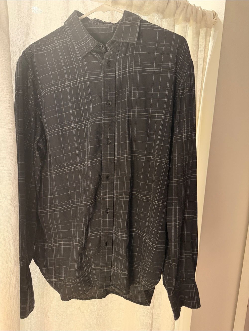 Men's Rag & Bone Gray and White Plaid Long-Sleeve Button-Up Shirt